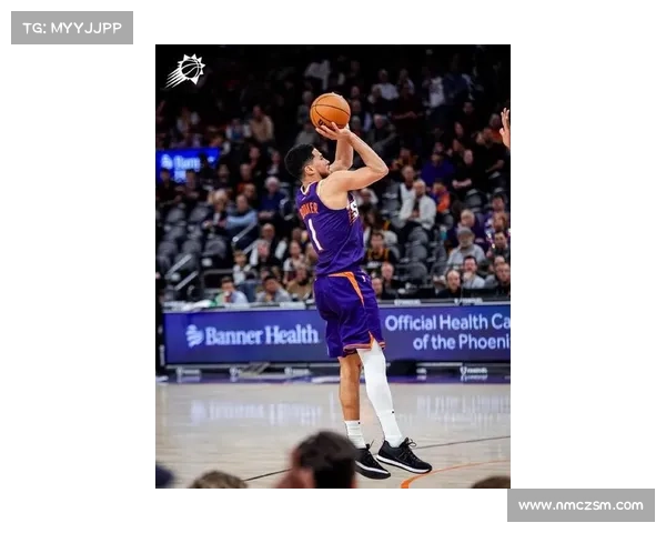 德文·布克凭借聪明投篮选择总能抓住最佳进攻时机